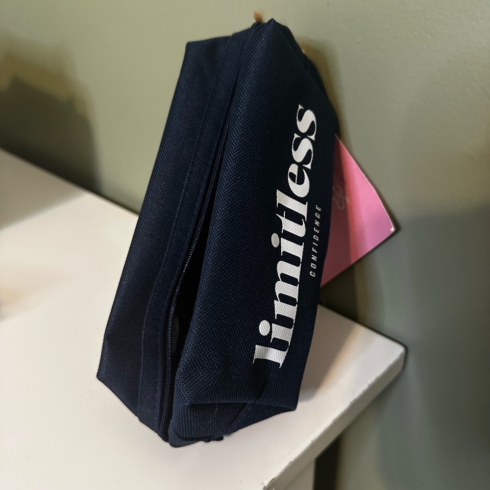 Thirty-One Zipper Pouch - Picture 2 of 2
